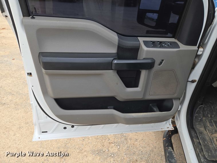 image for item EW0168 2019 Ford F250 Super Duty XL Crew Cab pickup truck