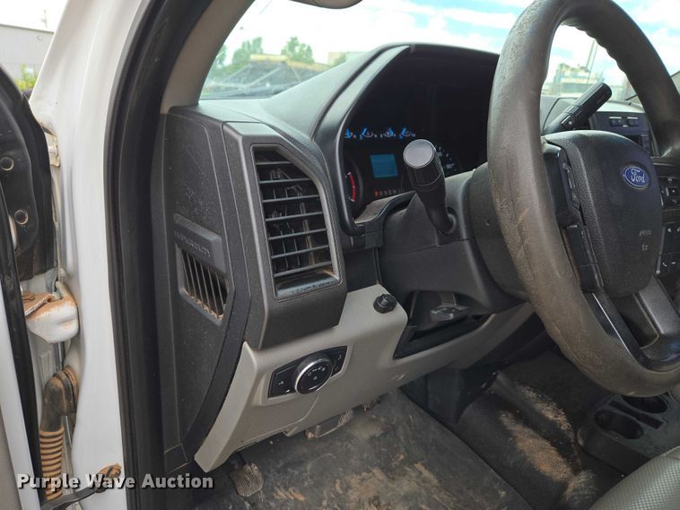 image for item EW0168 2019 Ford F250 Super Duty XL Crew Cab pickup truck