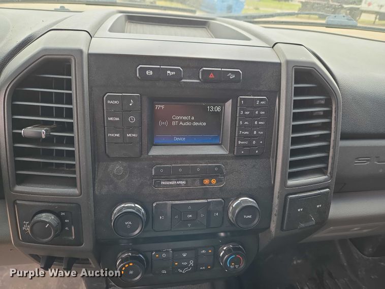 image for item EW0168 2019 Ford F250 Super Duty XL Crew Cab pickup truck