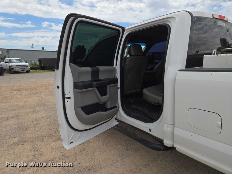 image for item EW0168 2019 Ford F250 Super Duty XL Crew Cab pickup truck