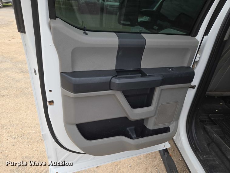 image for item EW0168 2019 Ford F250 Super Duty XL Crew Cab pickup truck