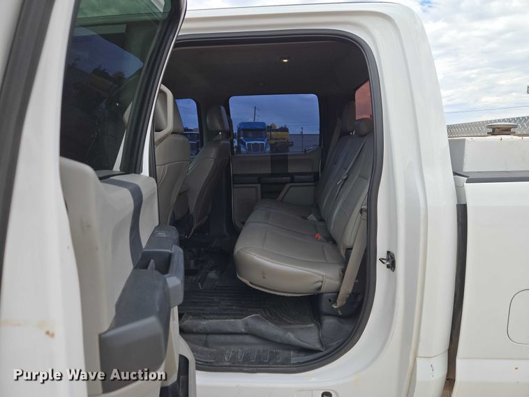image for item EW0168 2019 Ford F250 Super Duty XL Crew Cab pickup truck
