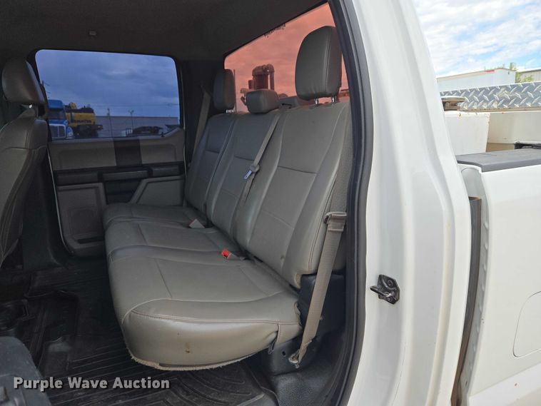 image for item EW0168 2019 Ford F250 Super Duty XL Crew Cab pickup truck