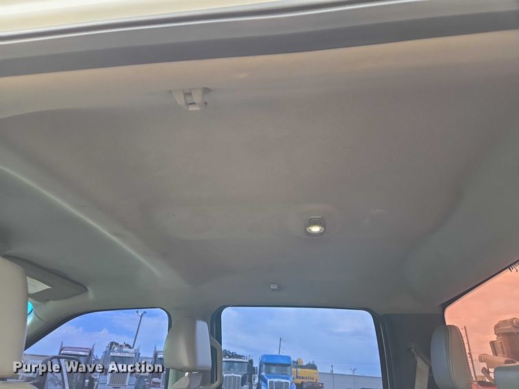 image for item EW0168 2019 Ford F250 Super Duty XL Crew Cab pickup truck