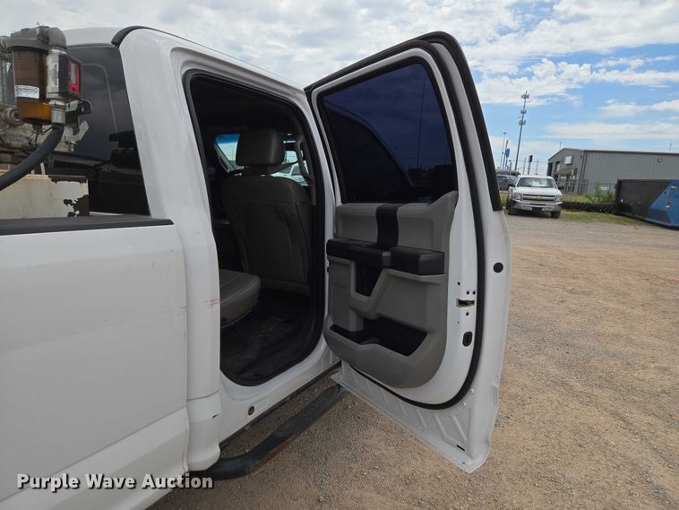 image for item EW0168 2019 Ford F250 Super Duty XL Crew Cab pickup truck