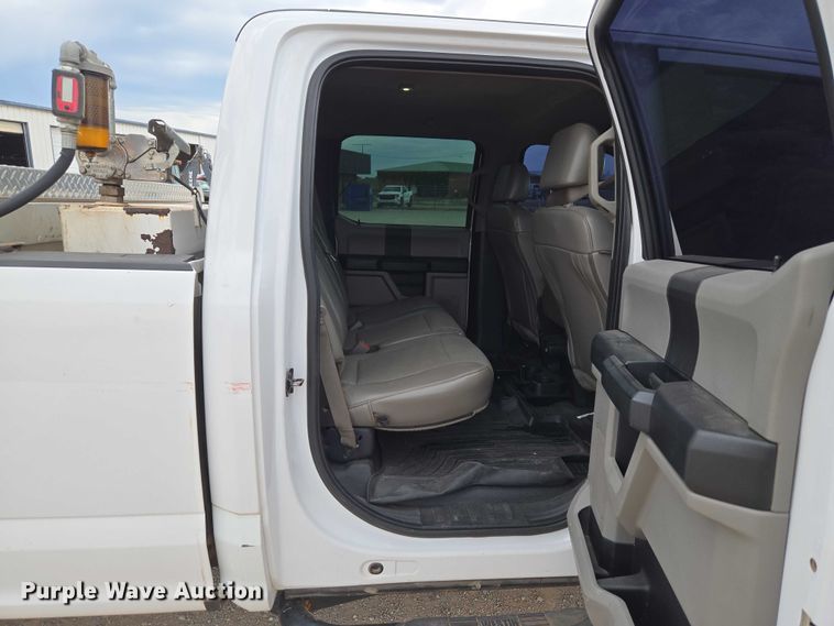 image for item EW0168 2019 Ford F250 Super Duty XL Crew Cab pickup truck
