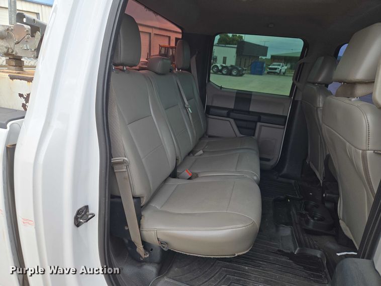 image for item EW0168 2019 Ford F250 Super Duty XL Crew Cab pickup truck