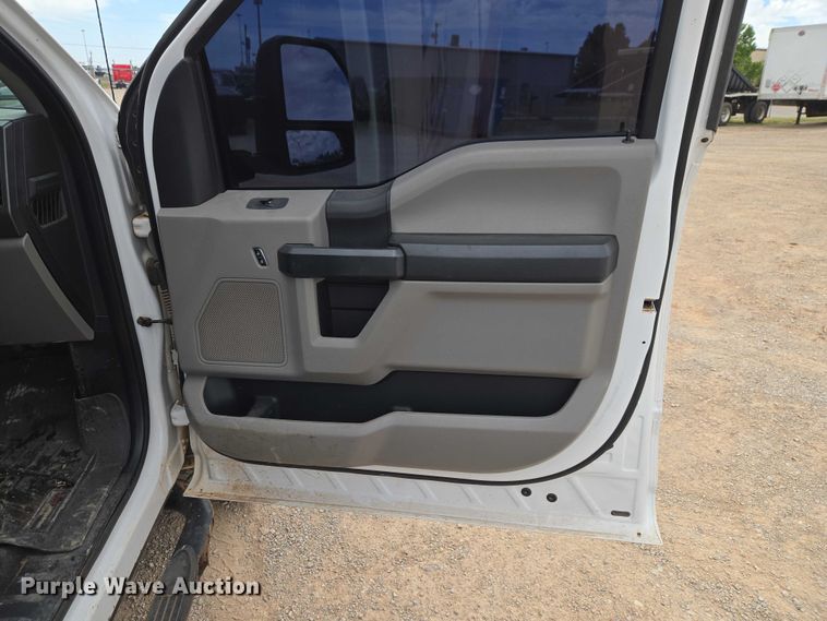 image for item EW0168 2019 Ford F250 Super Duty XL Crew Cab pickup truck