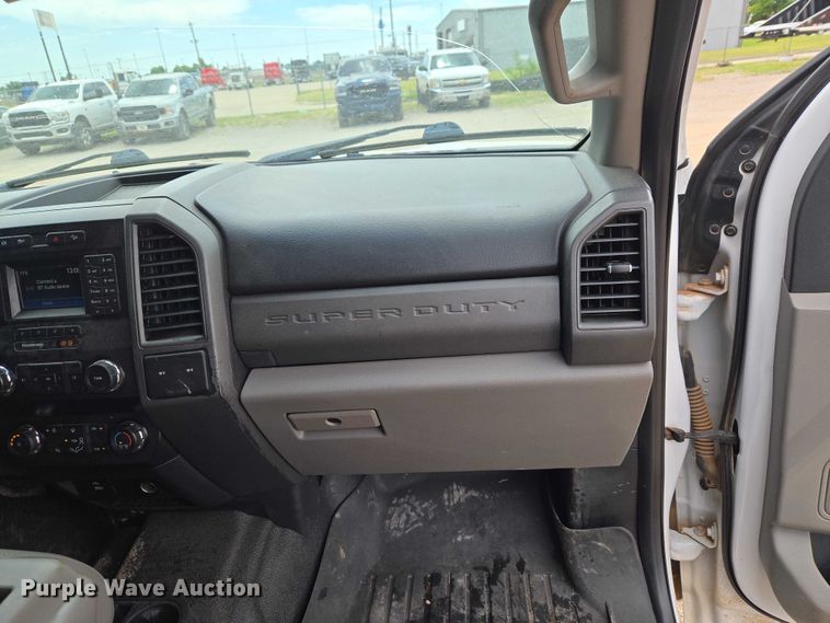 image for item EW0168 2019 Ford F250 Super Duty XL Crew Cab pickup truck