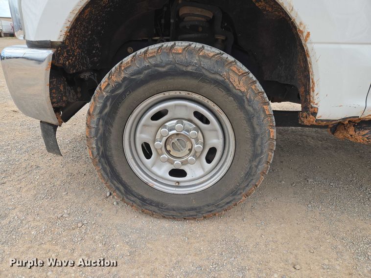image for item EW0168 2019 Ford F250 Super Duty XL Crew Cab pickup truck