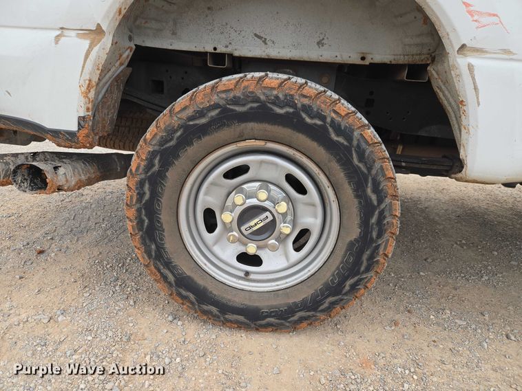 image for item EW0168 2019 Ford F250 Super Duty XL Crew Cab pickup truck