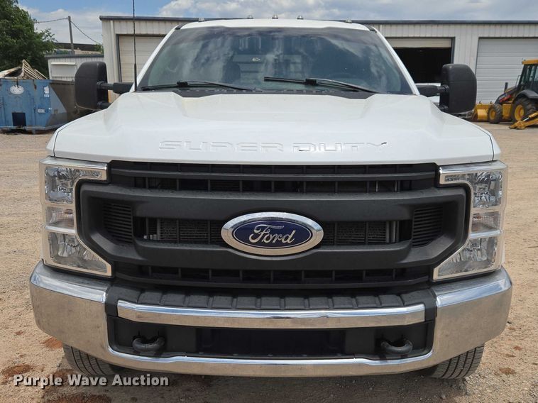 image for item EW0170 2021 Ford F350 Super Duty XL Crew Cab flatbed pickup truck