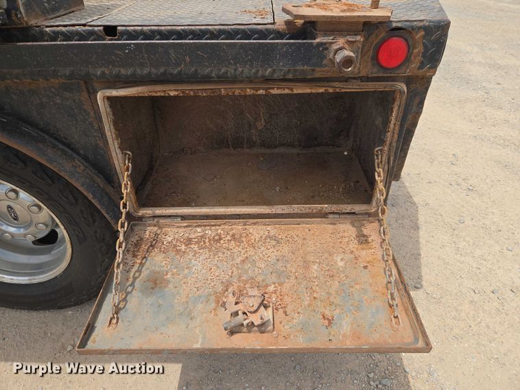 image for item EW0170 2021 Ford F350 Super Duty XL Crew Cab flatbed pickup truck
