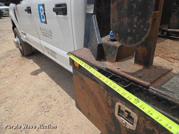 image for item EW0170 2021 Ford F350 Super Duty XL Crew Cab flatbed pickup truck