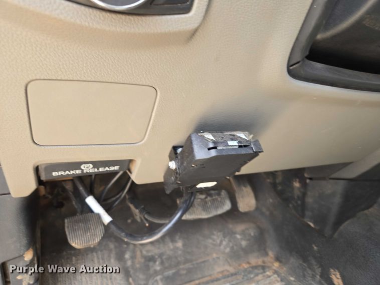 image for item EW0170 2021 Ford F350 Super Duty XL Crew Cab flatbed pickup truck