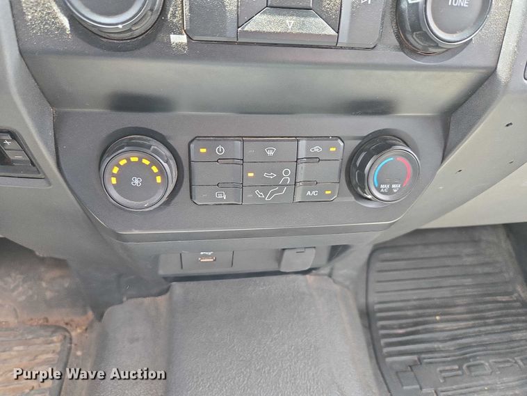 image for item EW0170 2021 Ford F350 Super Duty XL Crew Cab flatbed pickup truck