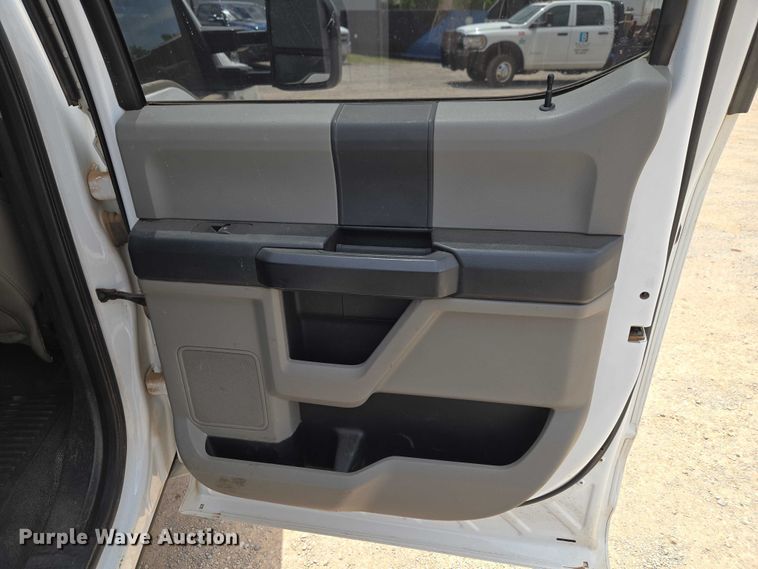 image for item EW0170 2021 Ford F350 Super Duty XL Crew Cab flatbed pickup truck