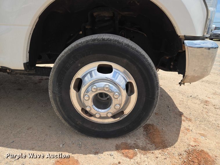 image for item EW0170 2021 Ford F350 Super Duty XL Crew Cab flatbed pickup truck
