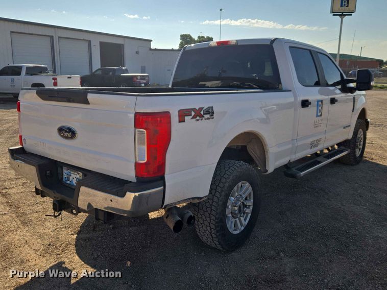 image for item EW0202 2019 Ford F250 Super Duty Crew Cab pickup truck