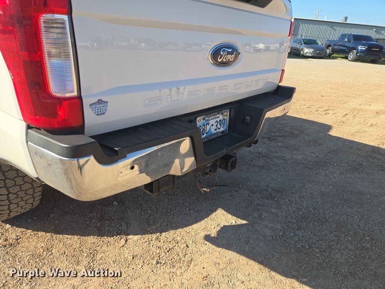 image for item EW0202 2019 Ford F250 Super Duty Crew Cab pickup truck