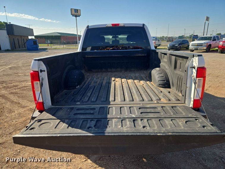 image for item EW0202 2019 Ford F250 Super Duty Crew Cab pickup truck