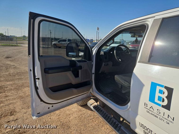 image for item EW0202 2019 Ford F250 Super Duty Crew Cab pickup truck