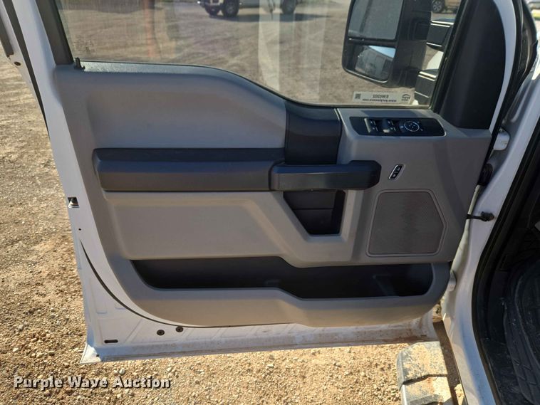 image for item EW0202 2019 Ford F250 Super Duty Crew Cab pickup truck