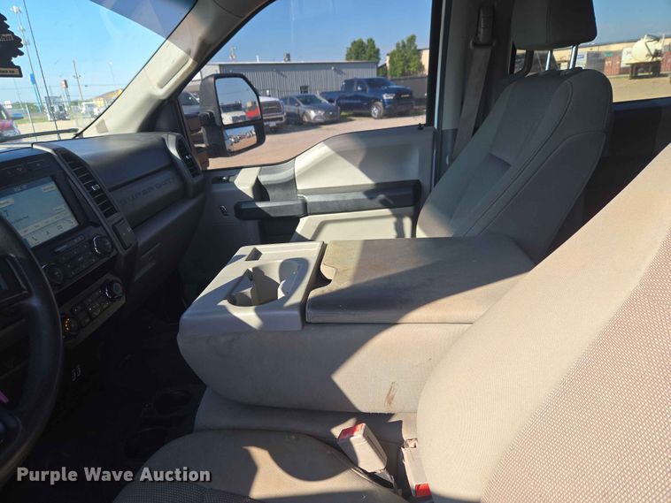 image for item EW0202 2019 Ford F250 Super Duty Crew Cab pickup truck
