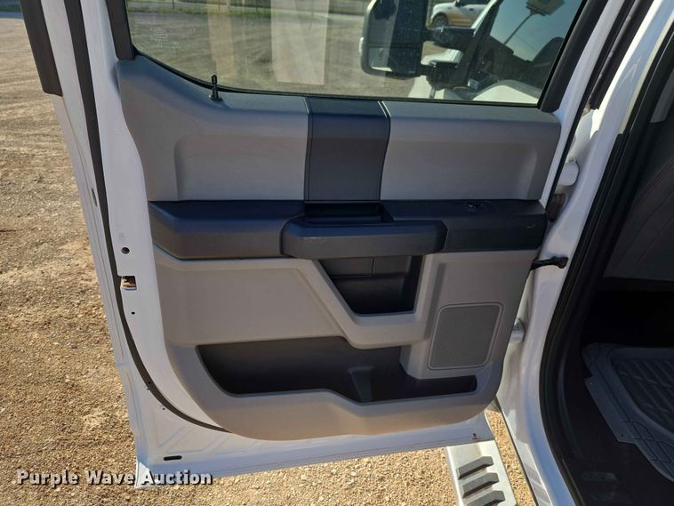 image for item EW0202 2019 Ford F250 Super Duty Crew Cab pickup truck