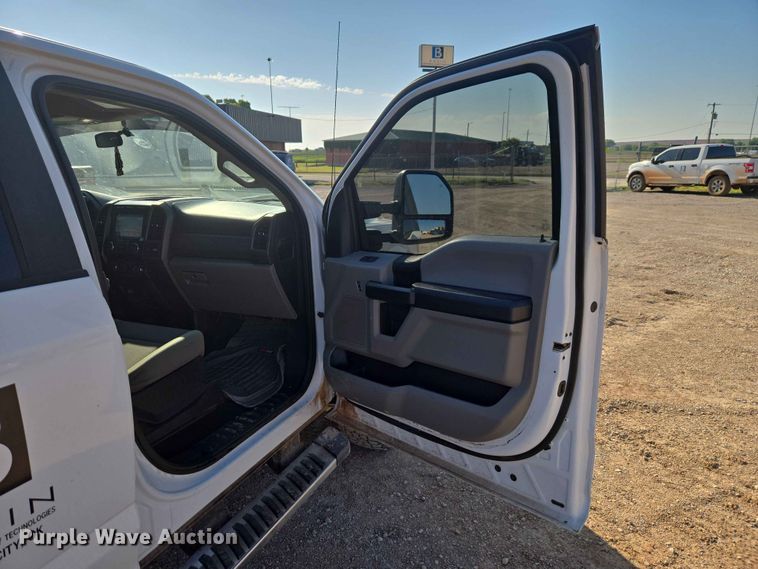image for item EW0202 2019 Ford F250 Super Duty Crew Cab pickup truck