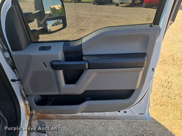 image for item EW0202 2019 Ford F250 Super Duty Crew Cab pickup truck