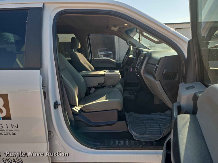 image for item EW0202 2019 Ford F250 Super Duty Crew Cab pickup truck