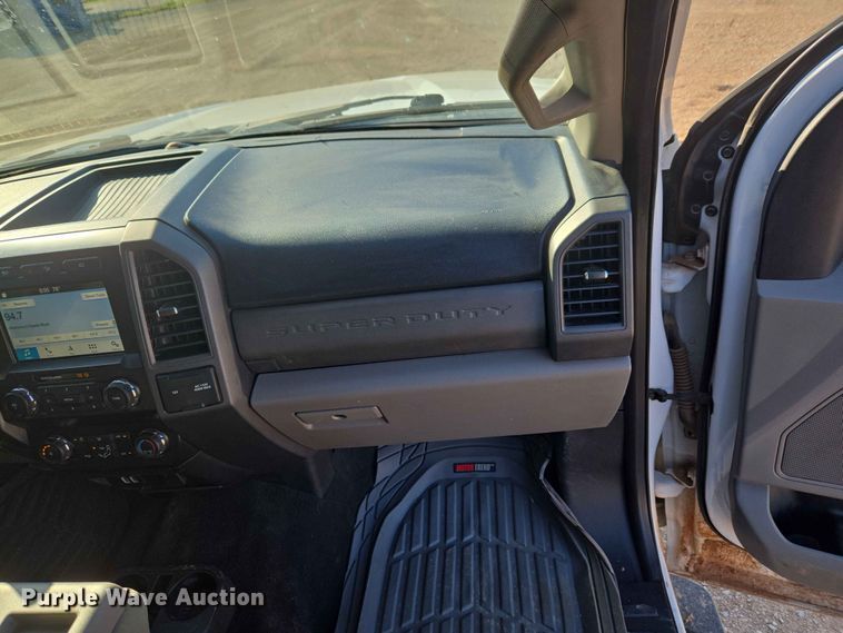 image for item EW0202 2019 Ford F250 Super Duty Crew Cab pickup truck