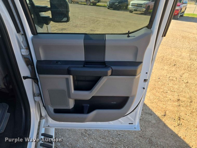 image for item EW0202 2019 Ford F250 Super Duty Crew Cab pickup truck