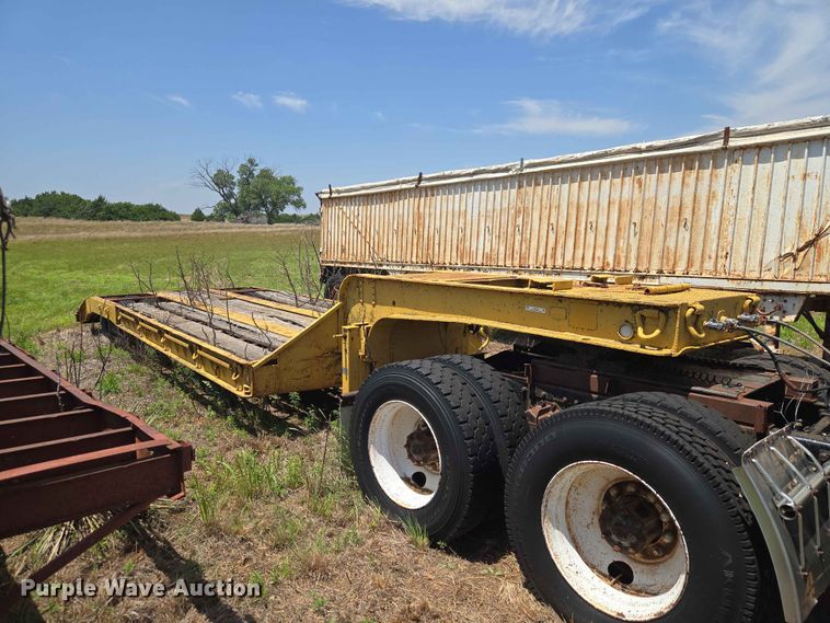 image for item EW0290 1951 Dorsey Low bed equipment trailer