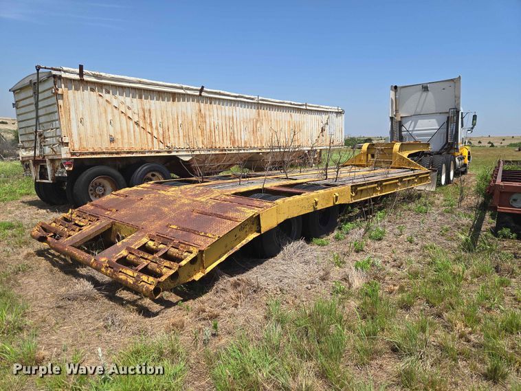 image for item EW0290 1951 Dorsey Low bed equipment trailer