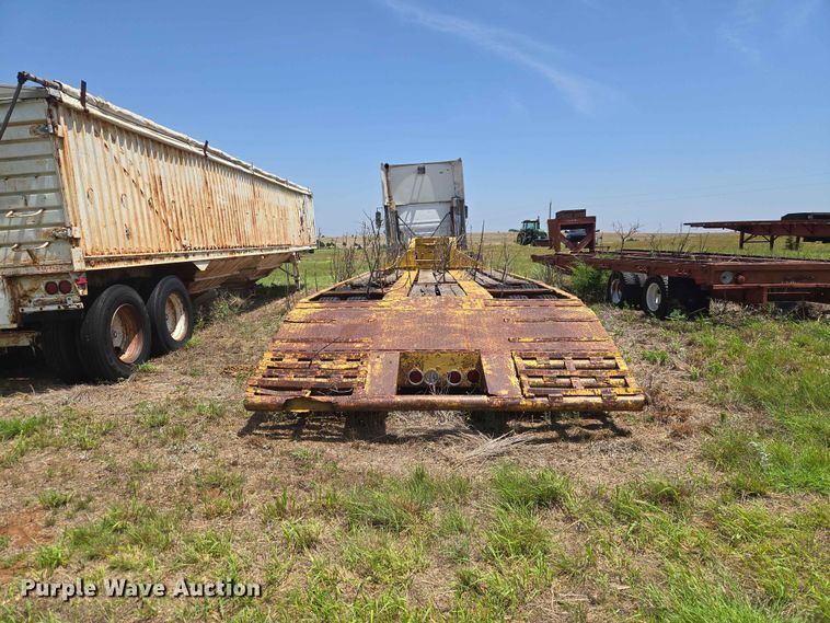 image for item EW0290 1951 Dorsey Low bed equipment trailer