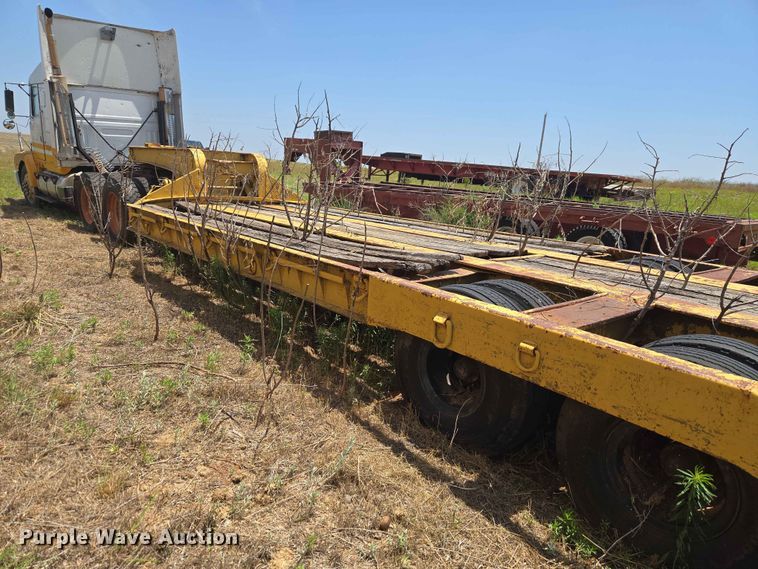 image for item EW0290 1951 Dorsey Low bed equipment trailer