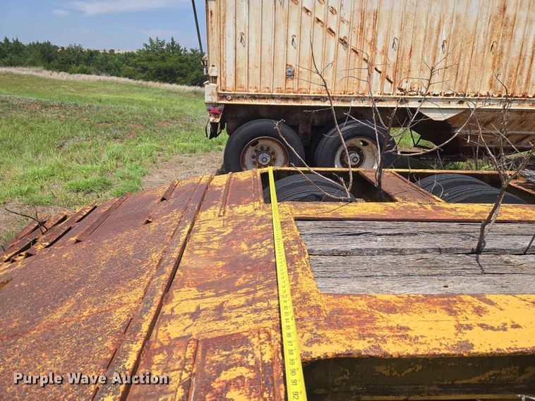 image for item EW0290 1951 Dorsey Low bed equipment trailer