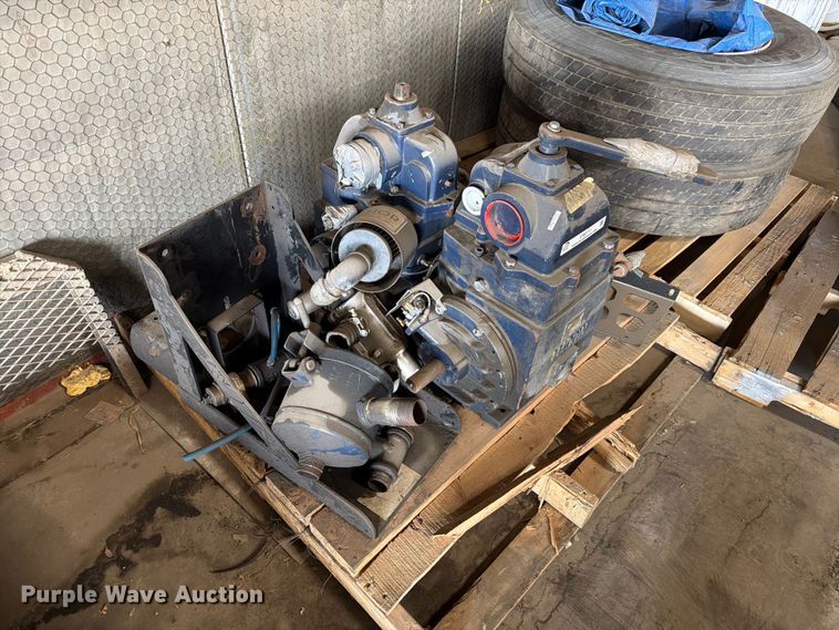 image for item EW2111 (2) Masport HXL400W vacuum pumps
