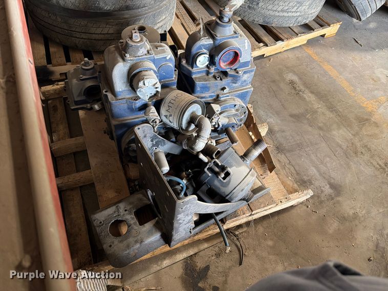 image for item EW2111 (2) Masport HXL400W vacuum pumps
