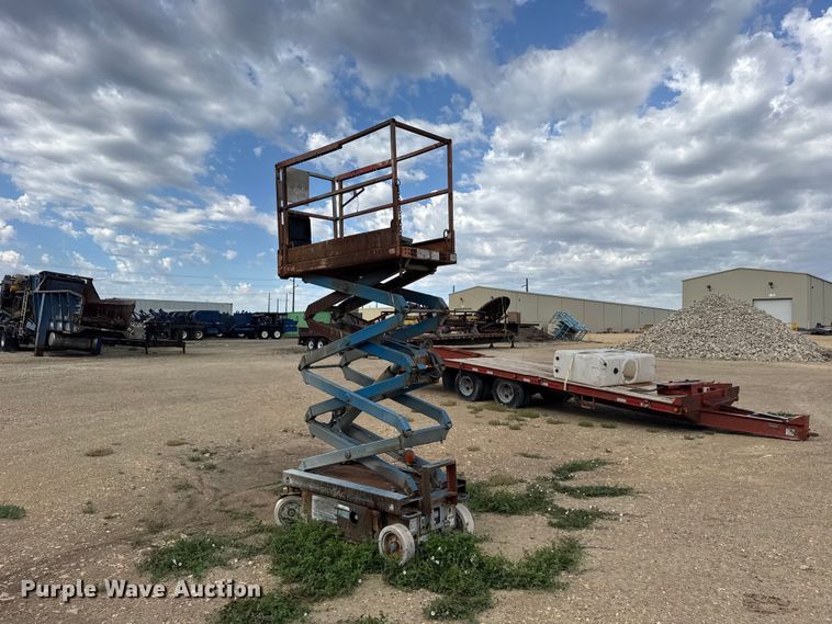 image for item EW4762 Skyjack SJIII 3219 scissor lift