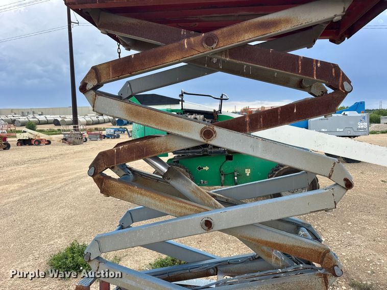 image for item EW4762 Skyjack SJIII 3219 scissor lift