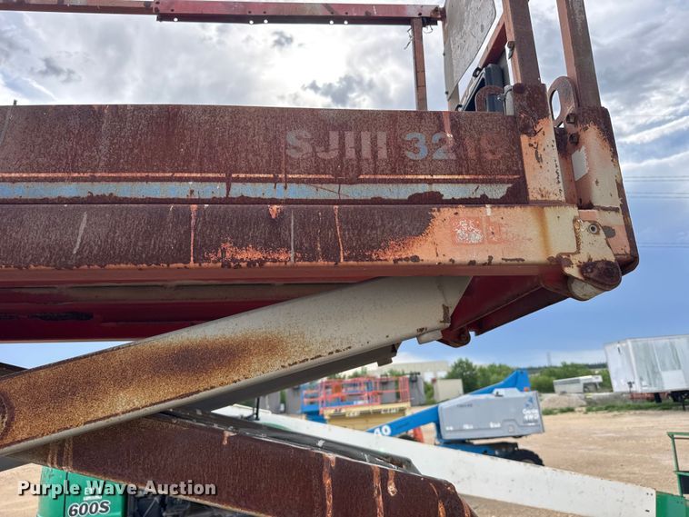image for item EW4762 Skyjack SJIII 3219 scissor lift