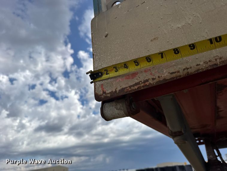 image for item EW4762 Skyjack SJIII 3219 scissor lift