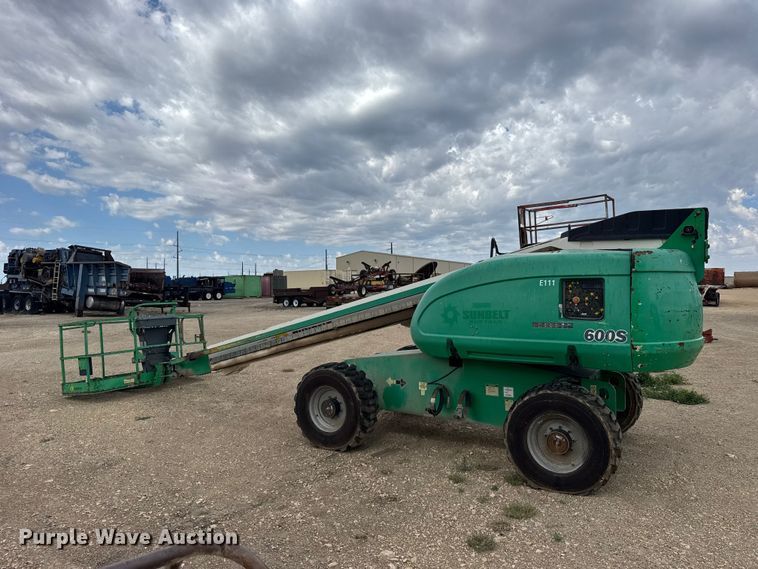 image for item EW4763 JLG 600S boom lift