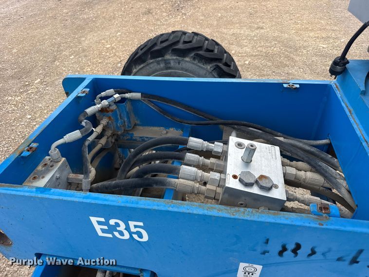 image for item EW4764 Genie S-40 boom lift