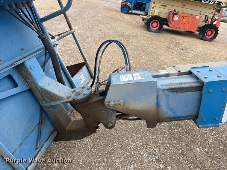 image for item EW4764 Genie S-40 boom lift