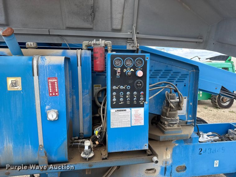 image for item EW4764 Genie S-40 boom lift