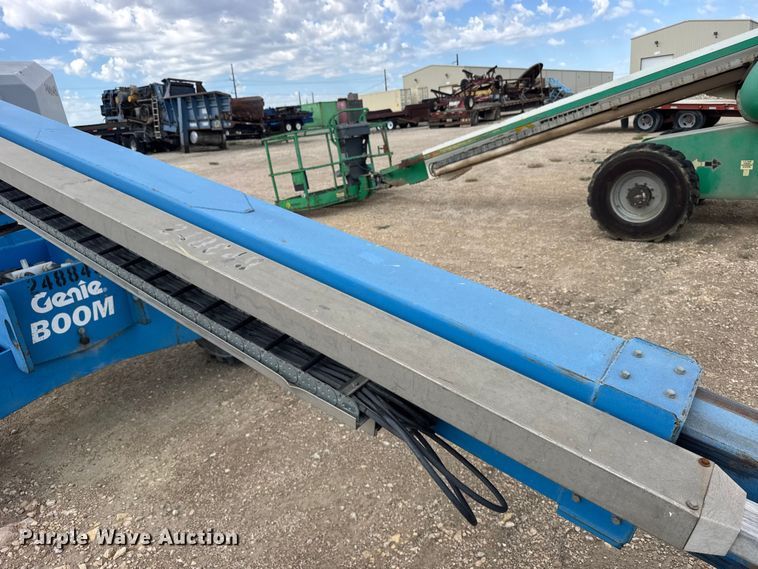 image for item EW4764 Genie S-40 boom lift